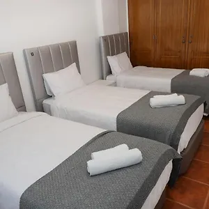 Hostel Host, Lizbona